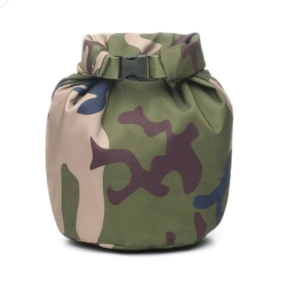 ROVERLUND Out of Office Kibble Storage Bag in Camouflage New with tags! - Picture 1 of 6